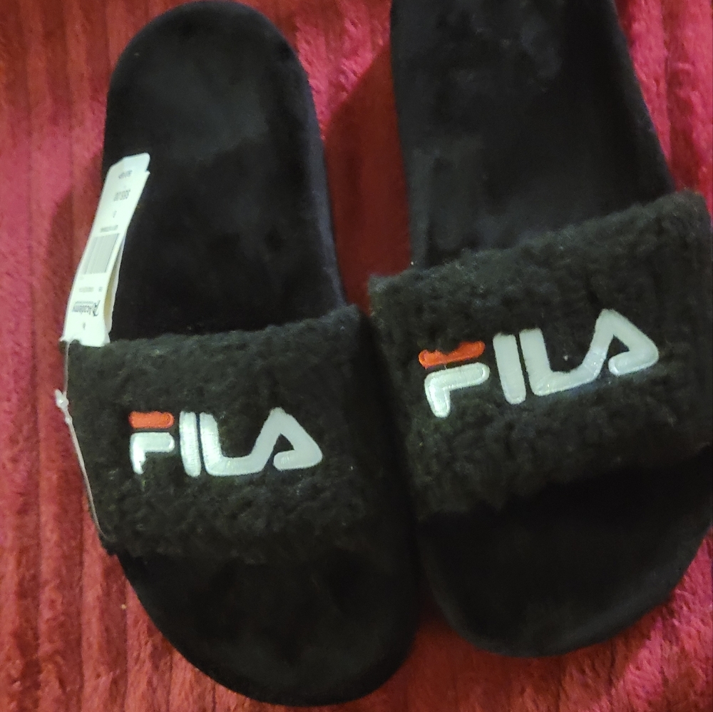 Fuzzy Fila slides size 8